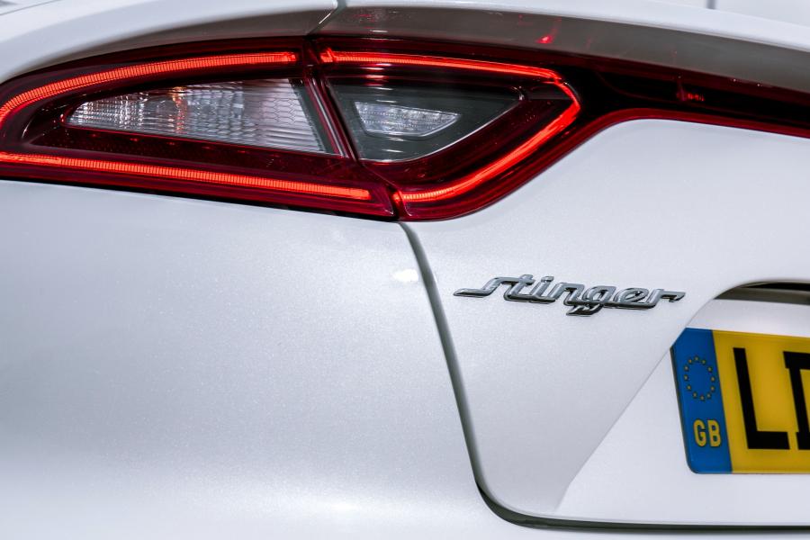 Детали экстерьера Kia Stinger GT-Line (CK) 2017 года  (UK) (фото 33 из 37)